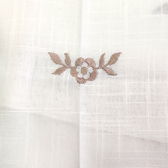 Tablecloth LA LINEN SERIES 36x36 in. Square NEW - Picture 5 of 7